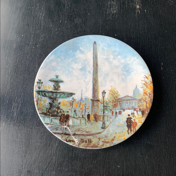 Limoge L’arc de Triomphe, la cathedral notre dame and la place de la Concorde. - Picture 6 of 8